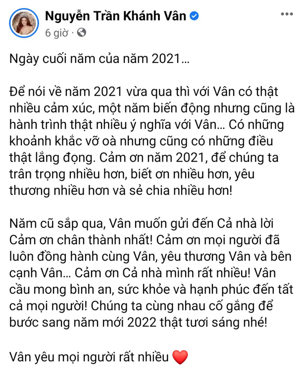 Ngày đầu năm 2022 của sao Việt: Hồ Ngọc Hà - Kim Lý &quot;trốn con&quot; ôm hôn tình tứ, Lệ Quyên và tình trẻ như vợ chồng son - Ảnh 8.