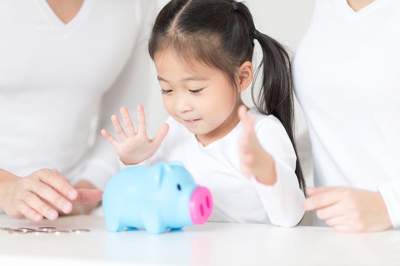 Chỉ bố mẹ biết chi tiêu tiết kiệm chưa đủ, 5 cách sau giúp con bạn có thói quen tài chính tốt như người lớn - Ảnh 3.