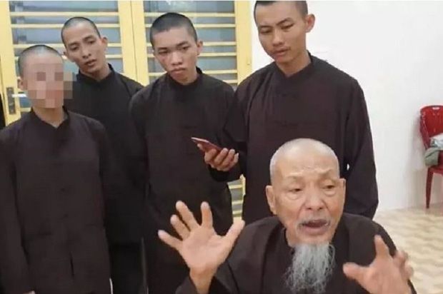 Hình ảnh "sổ thị tẩm" của ông Lê Tùng Vân lan truyền trên mạng xã hội là thật hay giả? - Ảnh 1. Hình ảnh "sổ thị tẩm" của ông Lê Tùng Vân lan truyền trên mạng xã hội là thật hay giả? - Ảnh 1.