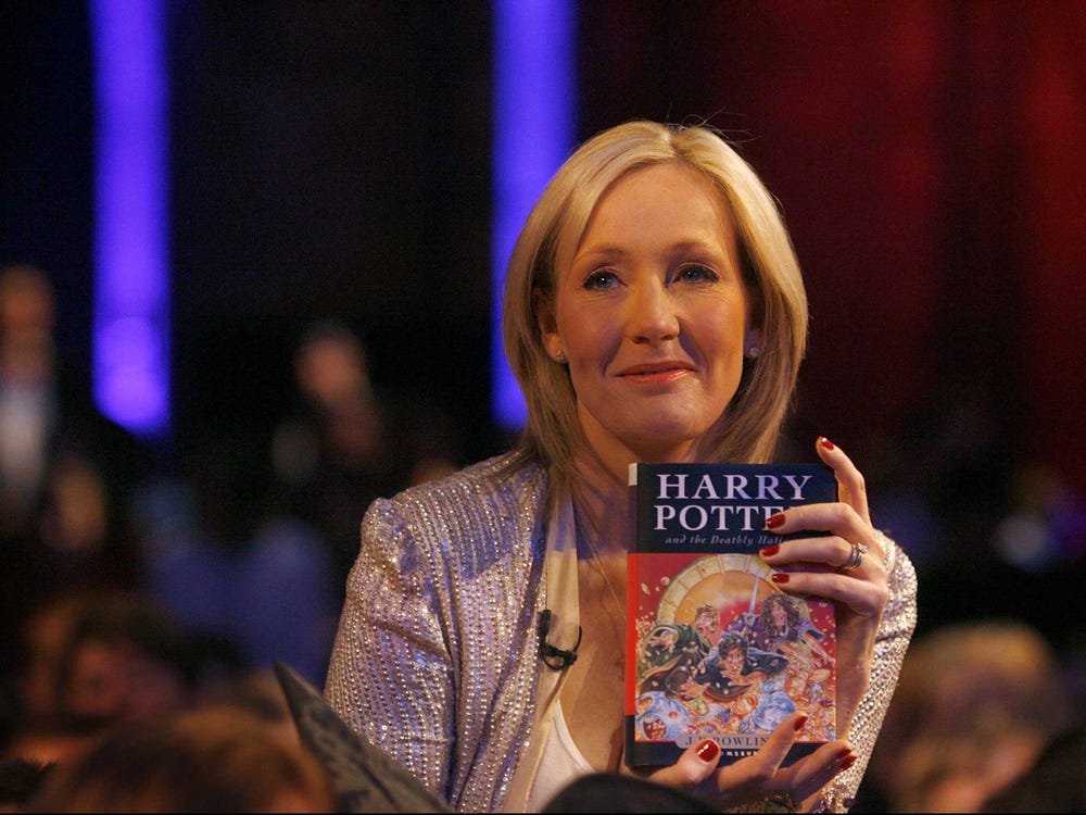 Một tay xây nên đế chế Harry Potter, giờ J.K. Rowling bị cả ekip ghẻ lạnh: Bị cast lẫn fan cạch mặt, lạnh lùng nhất là thái độ Emma Watson! - Ảnh 1.