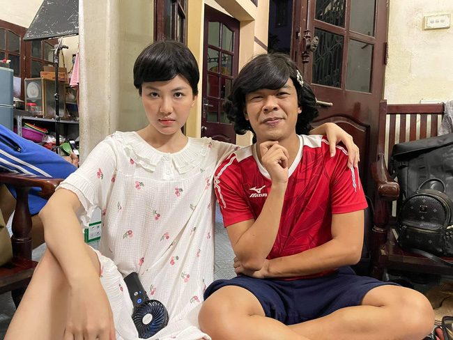Người thay Công Lý làm Bắc Đẩu ở Táo Quân 2022 đóng phim 11 tháng 5 ngày, còn cặp kè Lương Thanh? - Ảnh 4. Người thay Công Lý làm Bắc Đẩu ở Táo Quân 2022 đóng phim 11 tháng 5 ngày, còn cặp kè Lương Thanh? - Ảnh 4.