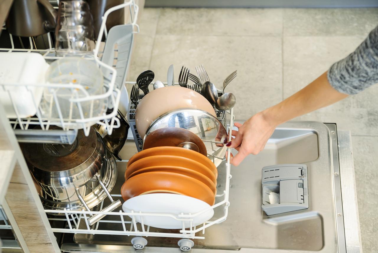 Dọn dẹp nhà bếp chưa bao giờ lại nhanh chóng và dễ dàng đến thế nếu bạn thực hiện theo các bước này - Ảnh 2.