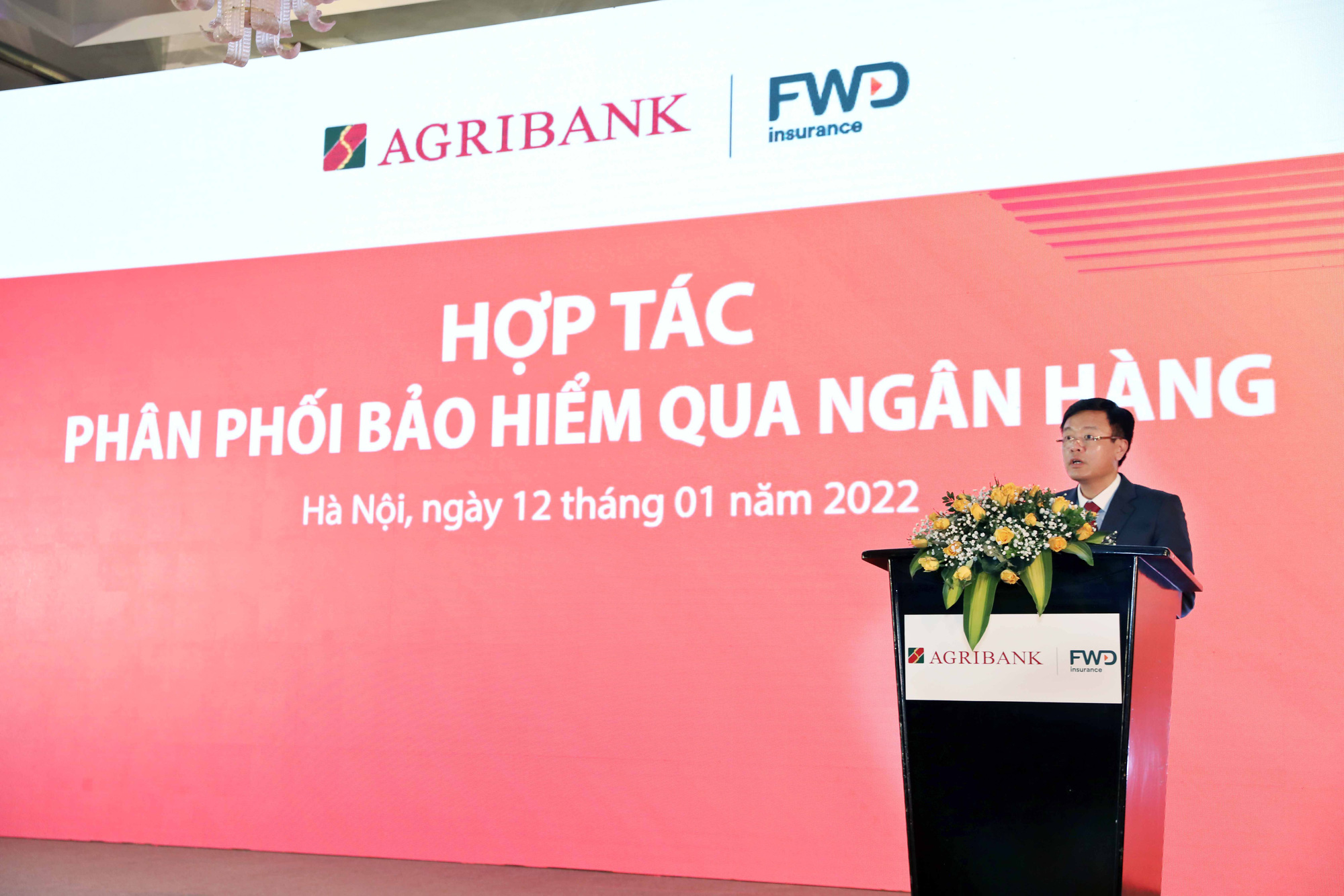 FWD Việt Nam triển khai hợp tác phân phối bảo hiểm qua ngân hàng - Ảnh 2.