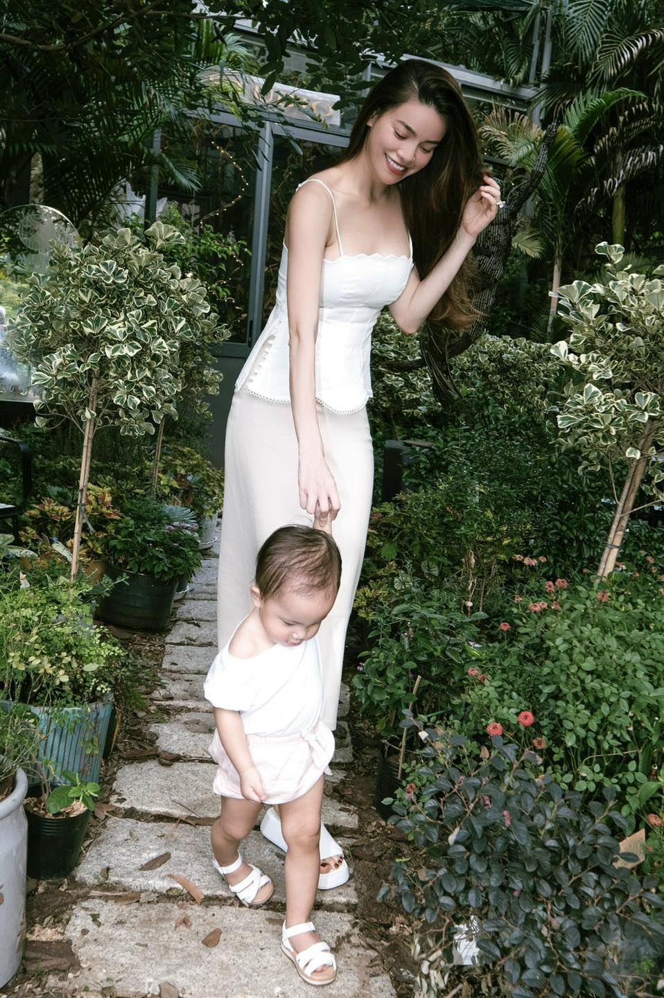 Mẹ con sao Việt chăm diện đồ đôi, dịu dàng lẫn cá tính hết nấc đúng chuẩn ''đời này nhất định phải có một cô con gái'' - Ảnh 5.