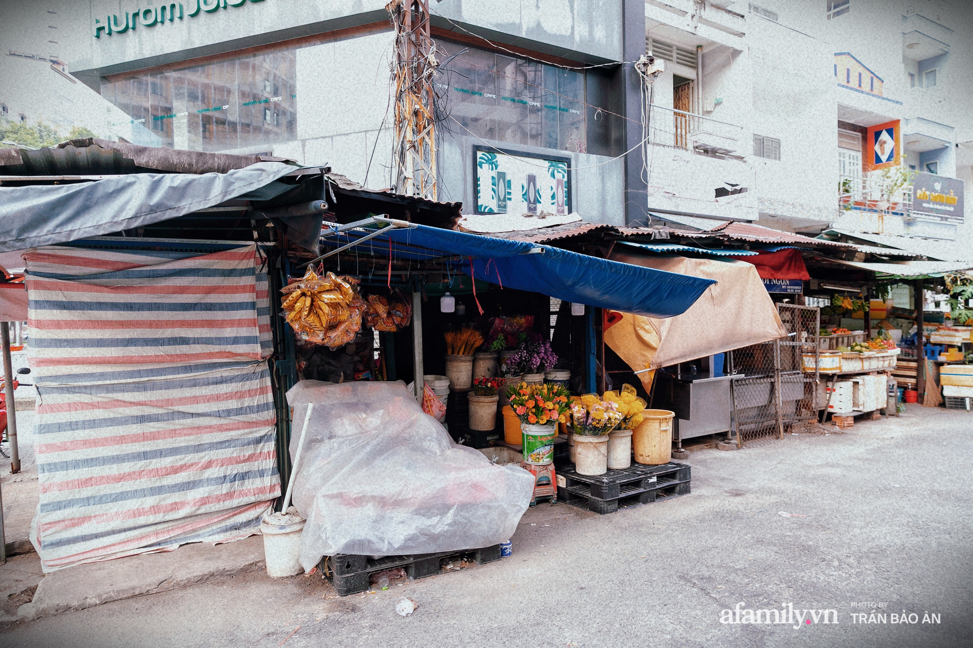 Tiểu thương chợ cũ Tôn Thất Đạm &quot;buồn hiu&quot; chờ thông tin chính thức giải tỏa, có người &quot;lẫy hờn&quot; không muốn nhắc - Ảnh 7.