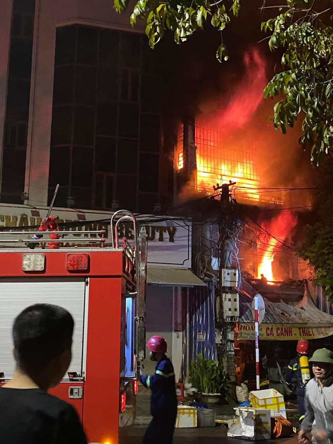 Vụ cháy khiến 3 người trong một gia đình tử vong ở Thanh Hoá: Sức khoẻ hiện tại của người sống sót duy nhất - Ảnh 1.