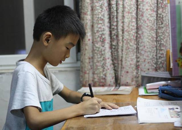 Giáo sư nổi tiếng nói: Có 1 kiểu trẻ thường khiến bố mẹ lo lắng, nhưng sau này chính là niềm tự hào, làm gia đình nở mày nở mặt - Ảnh 2. Giáo sư nổi tiếng nói: Có 1 kiểu trẻ thường khiến bố mẹ lo lắng, nhưng sau này chính là niềm tự hào, làm gia đình nở mày nở mặt - Ảnh 2.