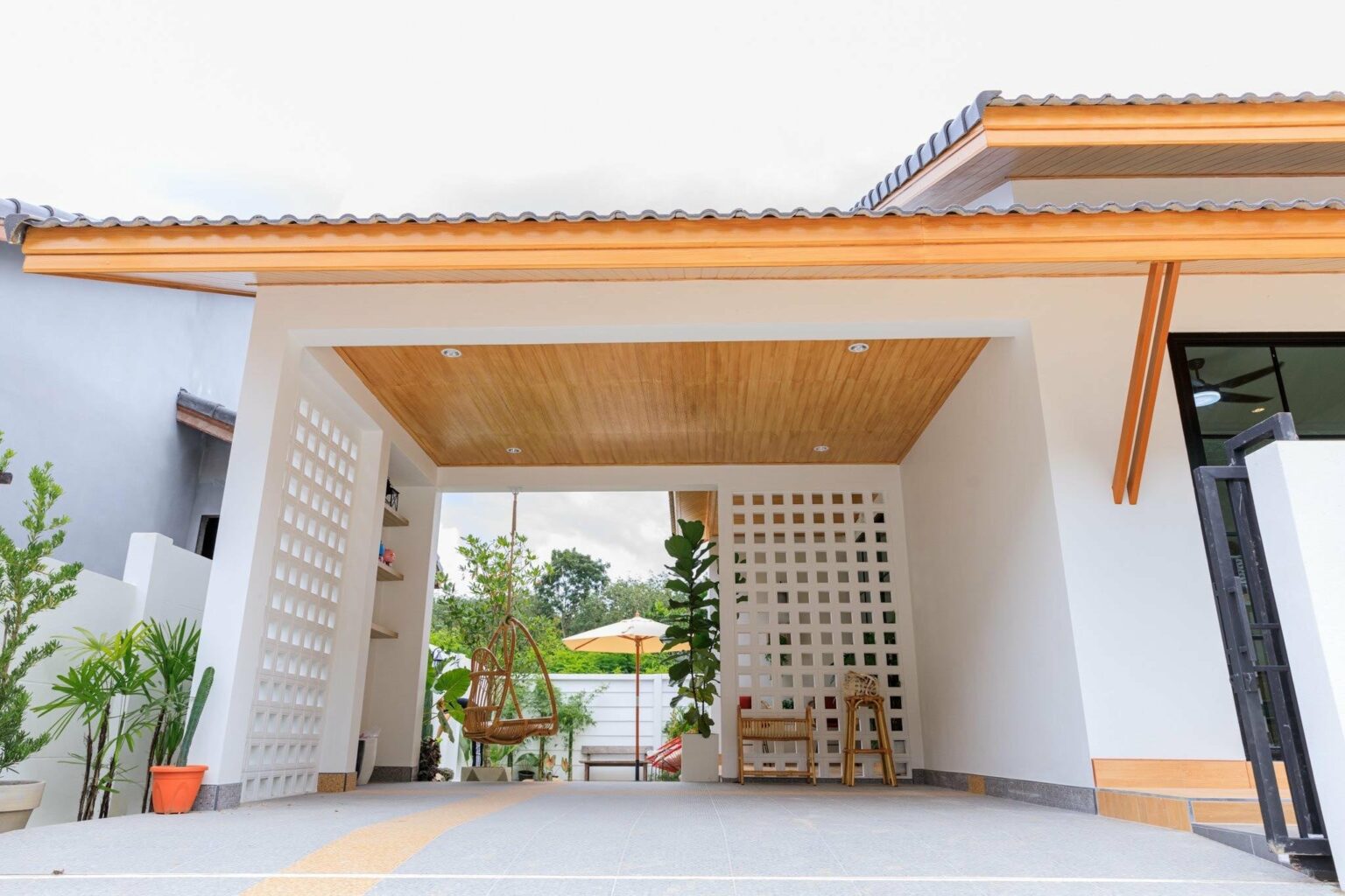 Thích mê căn nhà cấp 4 dễ thương phong cách Muji có góc sân vườn cực chill - Ảnh 2.