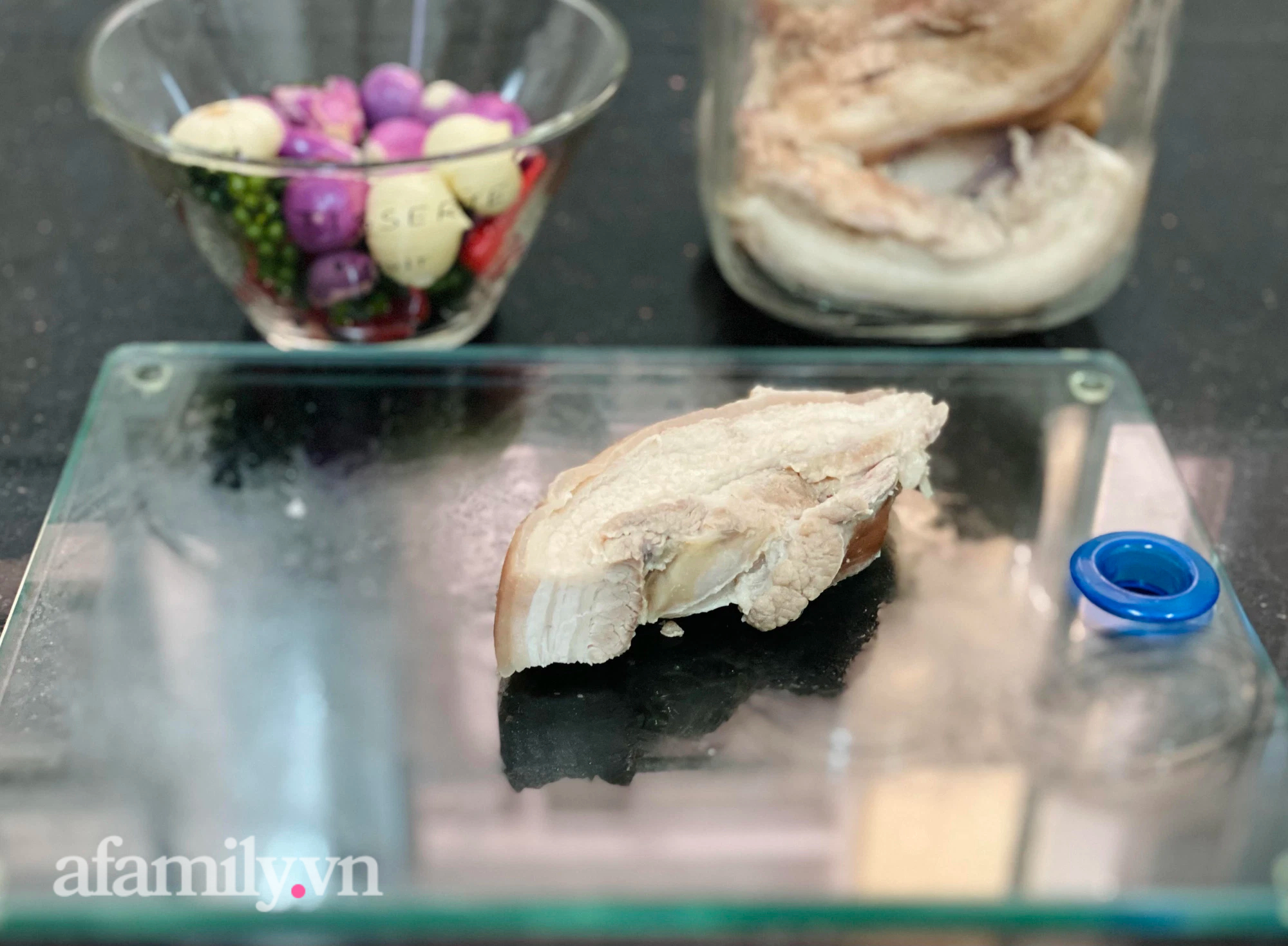 2 kiểu l&agrave;m thịt ba chỉ ng&acirc;m mắm cực ngon: C&aacute;c mẹ ghim ngay để chuẩn bị sẵn s&agrave;ng đ&oacute;n Tết! - Ảnh 6.