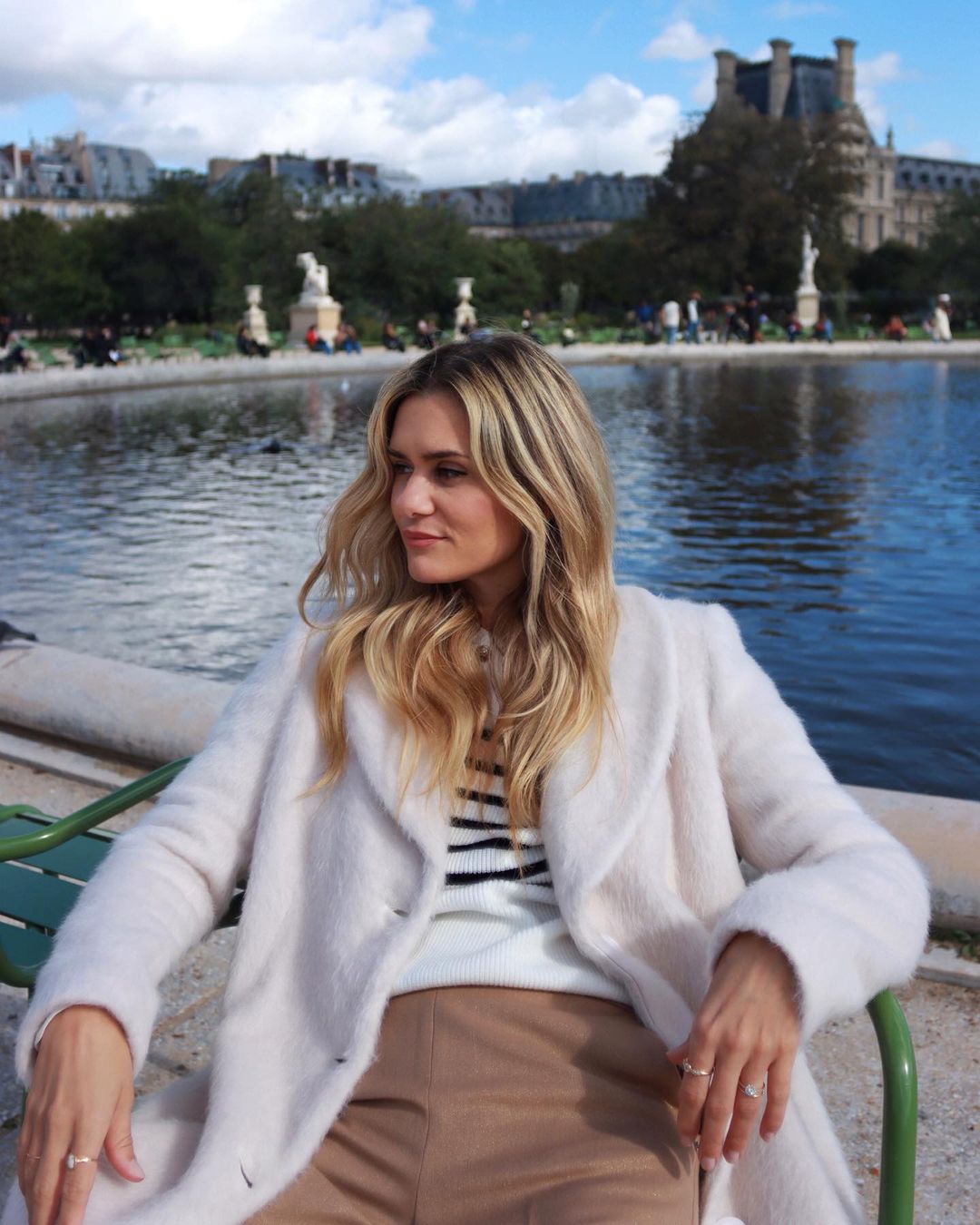 Mái tóc của gái Pháp luôn đẹp mãn nhãn là bởi họ áp dụng 4 bí kíp chăm sóc tóc này - Ảnh 4. Mái tóc của gái Pháp luôn đẹp mãn nhãn là bởi họ áp dụng 4 bí kíp chăm sóc tóc này - Ảnh 4.