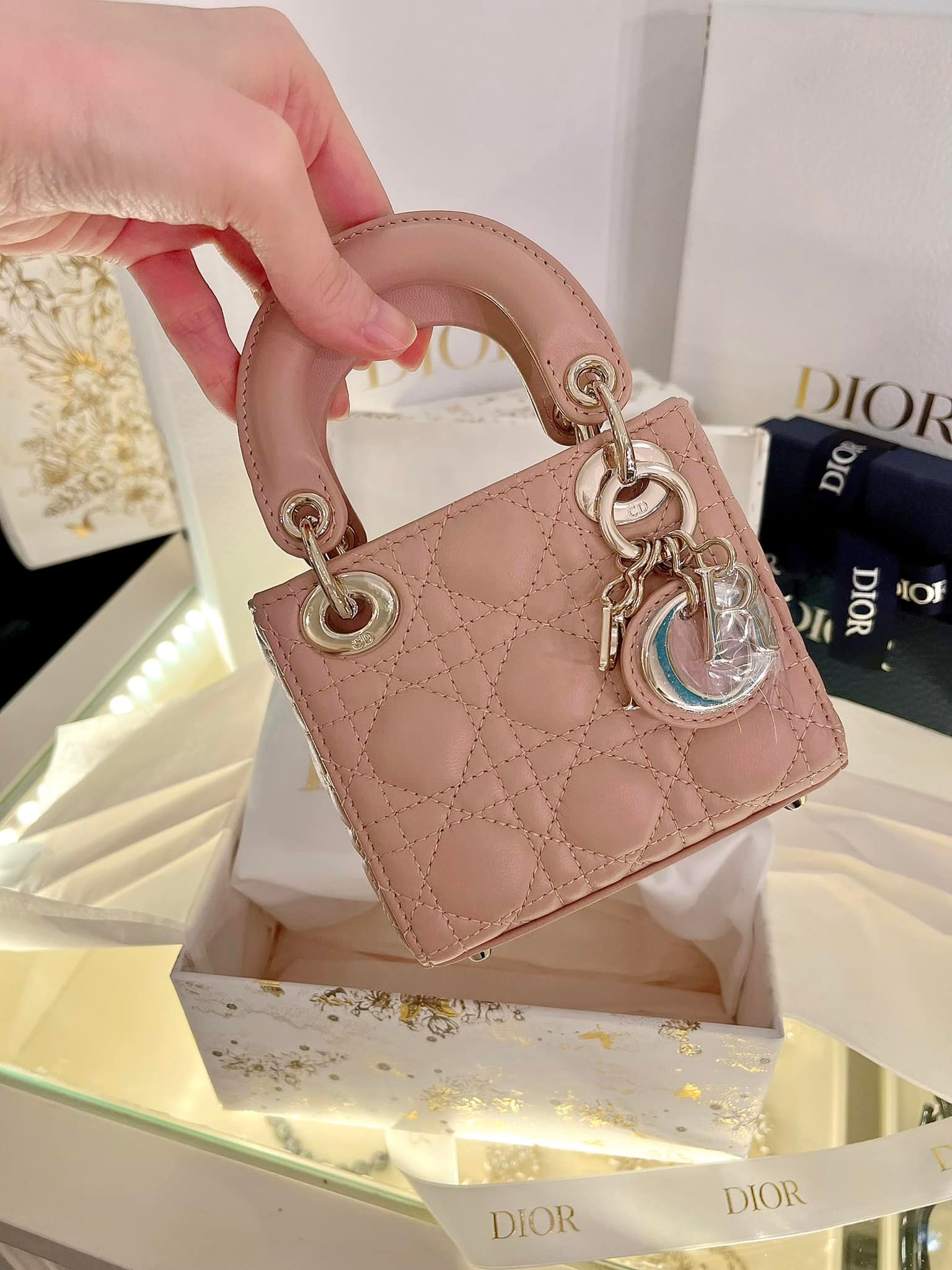 Túi đeo chéo nữ Dior hộp vuông mini
