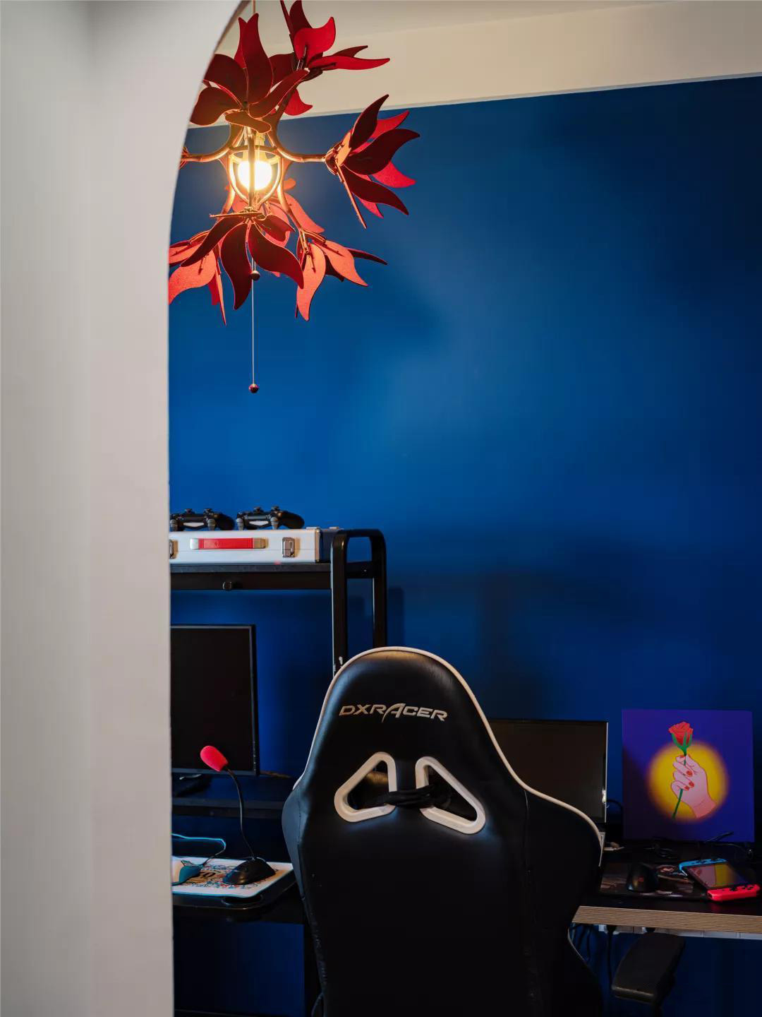 Căn hộ 77m² với phong cách thiết kế “có một không hai” của cô nàng 9x cá tính mê game - Ảnh 9. Căn hộ 77m² với phong cách thiết kế “có một không hai” của cô nàng 9x cá tính mê game - Ảnh 9.