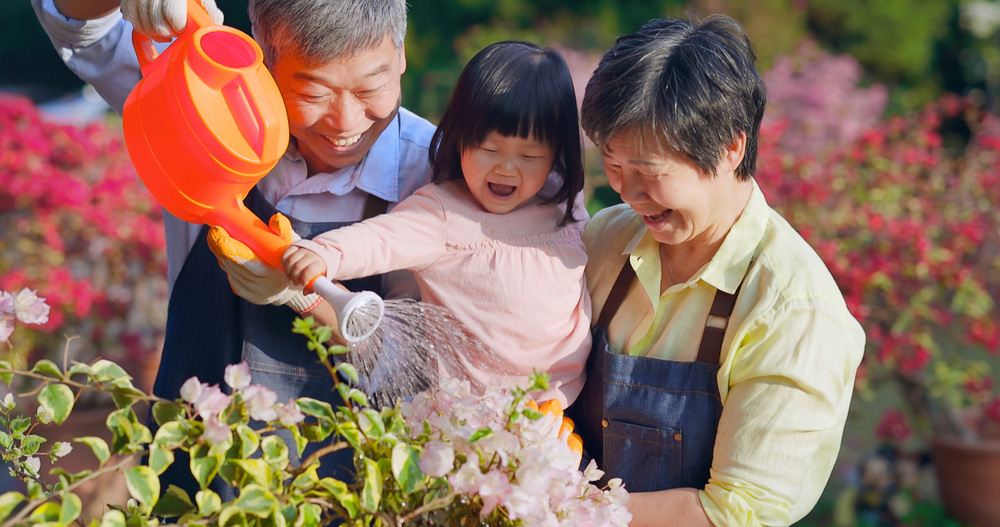 Tết đoàn viên, con cháu chỉ cần làm được một việc thôi là cha mẹ chúng ta không cô đơn nữa - Ảnh 4.