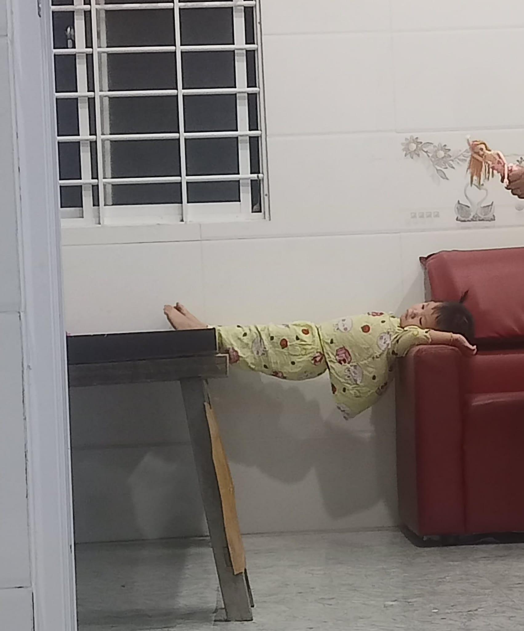 Dặn dò con gái phải thùy mị nết na, mẹ trẻ suýt ngất khi tận mắt chứng kiến hành động của con qua camera - Ảnh 8. Dặn dò con gái phải thùy mị nết na, mẹ trẻ suýt ngất khi tận mắt chứng kiến hành động của con qua camera - Ảnh 8.