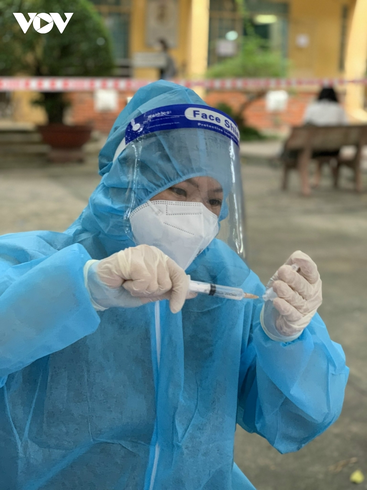 DIỄN BIẾN DỊCH NGÀY 27/1: Hà Nội gần 700 F0 trong tình trạng nặng, nguy kịch, chuyên gia khuyến cáo tránh lây nhiễm trong dịp Tết - Ảnh 1.