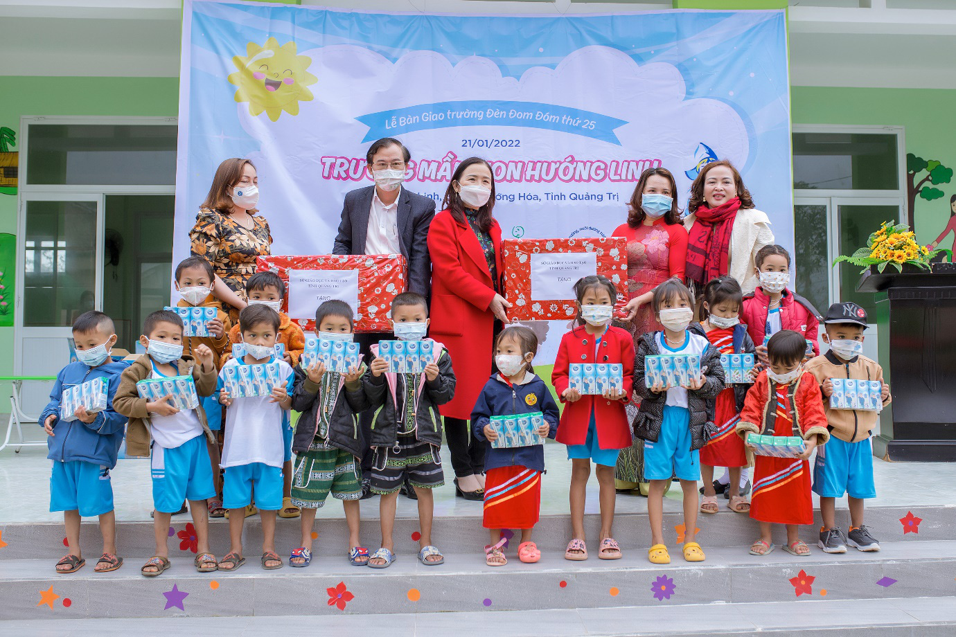 Hành trình 25 năm FrieslandCampina tại Việt Nam và Công trình Đèn Đom Đóm thứ 25 - Ảnh 2. Hành trình 25 năm FrieslandCampina tại Việt Nam và Công trình Đèn Đom Đóm thứ 25 - Ảnh 2.