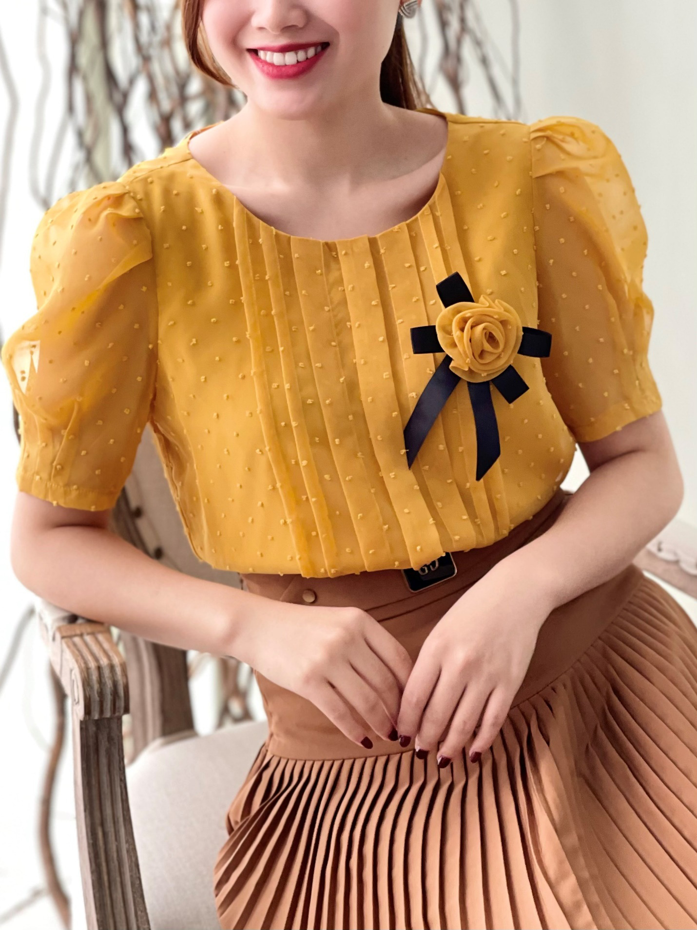 Local brand Emvy Fashion tạo ra thanh âm cho phái đẹp qua đồ công sở - Ảnh 4. Local brand Emvy Fashion tạo ra thanh âm cho phái đẹp qua đồ công sở - Ảnh 4.