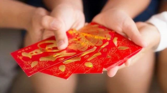 Người mẹ hỏi: &quot;Bà con tặng con trai tôi phong bao 500, tôi nên LÌ XÌ lại cho 3 người con của họ thế nào?&quot; - Câu trả lời của một cư dân mạng được đánh giá QUÁ HỢP LÝ  - Ảnh 2.