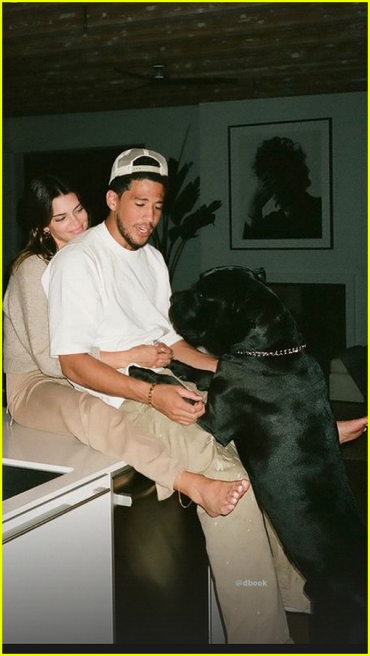 Nghi vấn Kendall Jenner và bạn trai đã bí mật đính hôn - Ảnh 2.