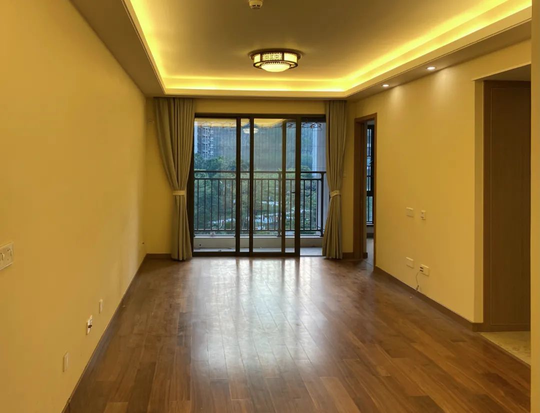 Không gian sống đáng ghen tị trong ngôi nhà cổ tích đầy màu sắc 88m² của cặp vợ chồng trẻ với 40 chậu cây xanh và 1 chú cún - Ảnh 1. Không gian sống đáng ghen tị trong ngôi nhà cổ tích đầy màu sắc 88m² của cặp vợ chồng trẻ với 40 chậu cây xanh và 1 chú cún - Ảnh 1.