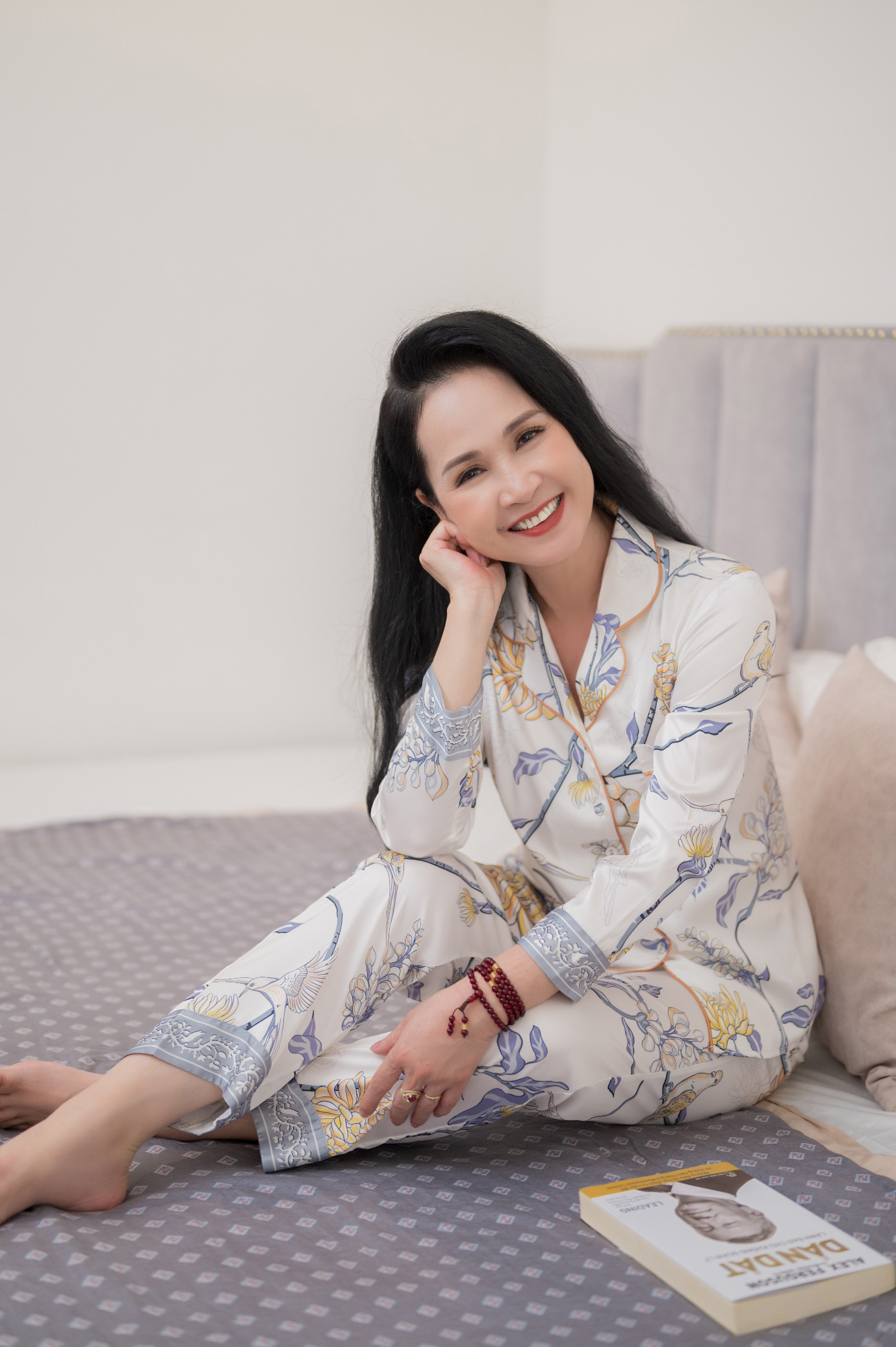 &ldquo;Mẹ chồng quốc d&acirc;n&rdquo; - NSND Lan Hương gợi &yacute; c&aacute;c ti&ecirc;u ch&iacute; chọn đồ bộ mặc nh&agrave; - Ảnh 2.