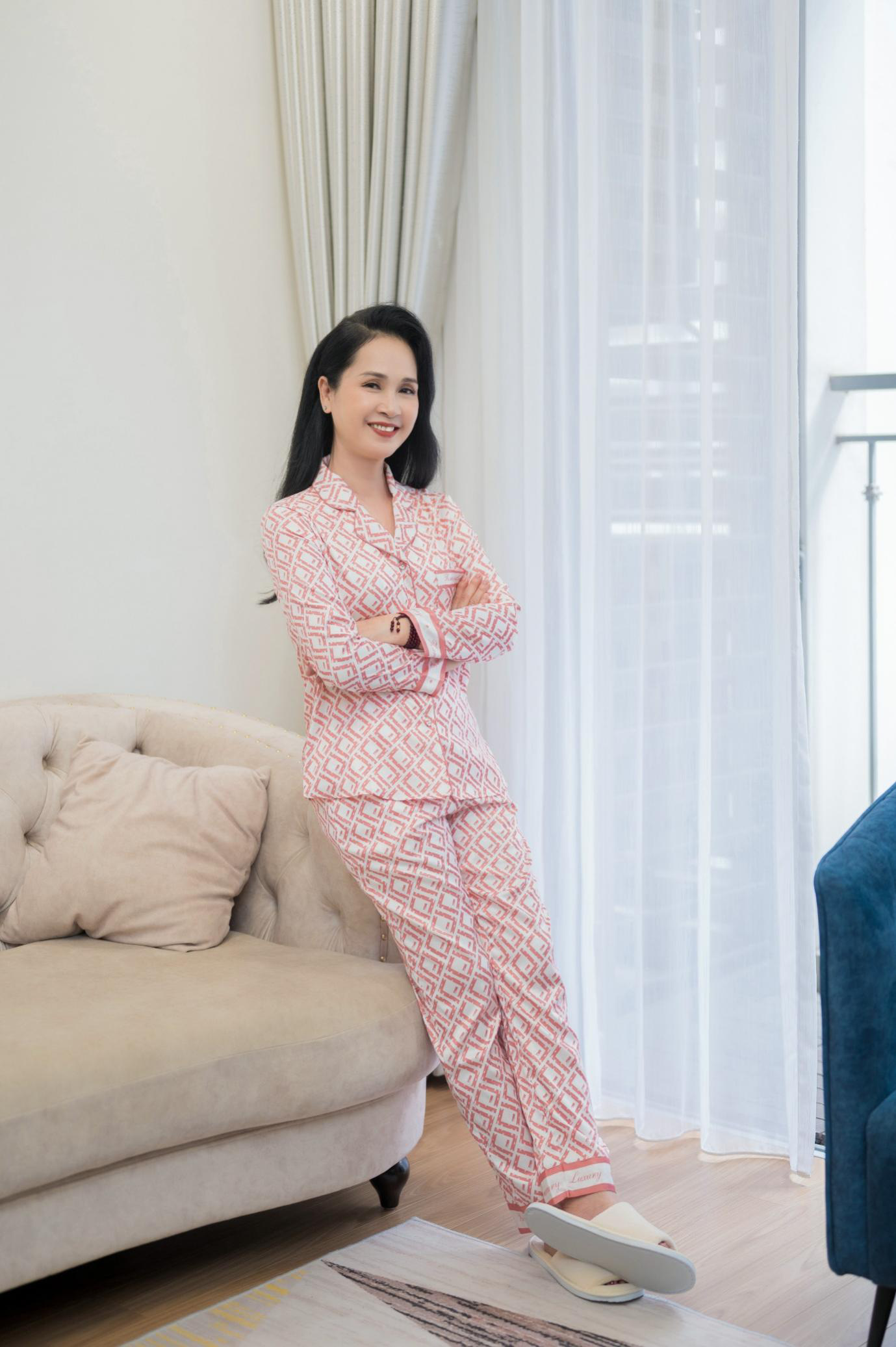 &ldquo;Mẹ chồng quốc d&acirc;n&rdquo; - NSND Lan Hương gợi &yacute; c&aacute;c ti&ecirc;u ch&iacute; chọn đồ bộ mặc nh&agrave; - Ảnh 3.