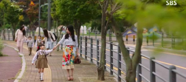 Now, We Are Breaking Up tập 15: Song Hye Kyo tiễn tình trẻ sang Paris để ở lại chăm sóc con gái bạn thân - Ảnh 5.