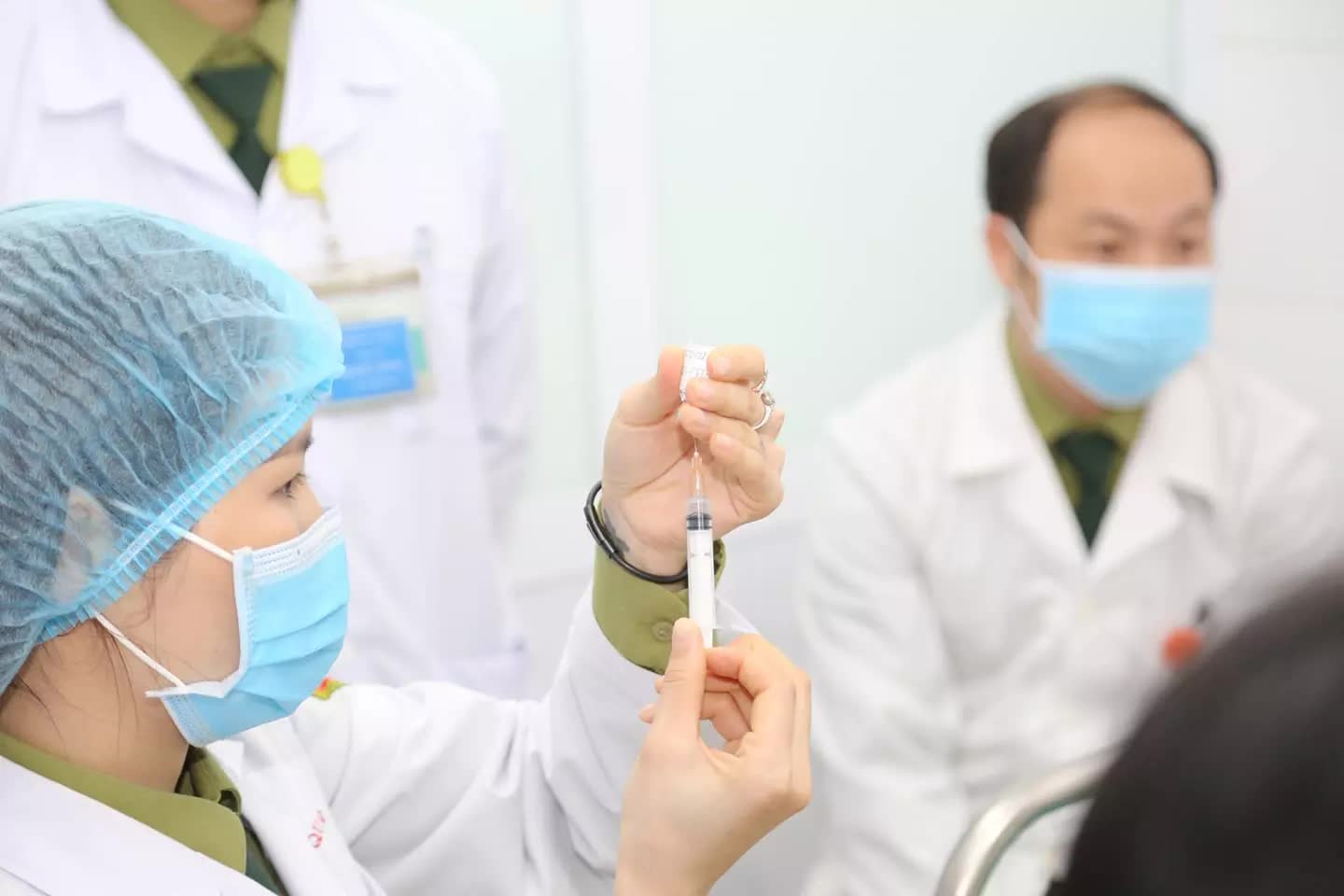 Lợi ích của tiêm mũi 3 vaccine phòng COVID-19  - Ảnh 2.