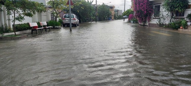 Quảng Ninh mưa lớn, nhiều địa phương ngập lụt - Ảnh 2.