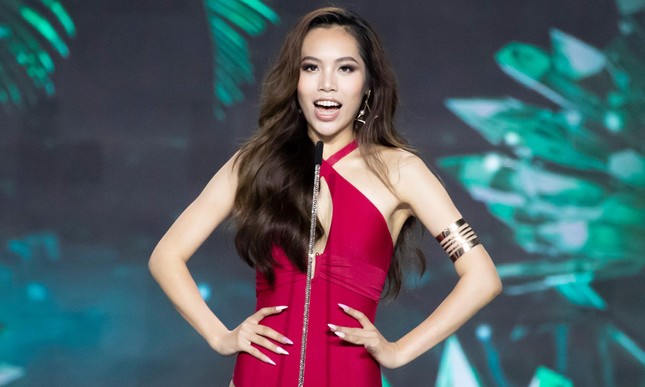 Thí sinh có IELTS 8.0 vào thẳng top 10 Hoa hậu Hòa bình Việt Nam - Ảnh 1.