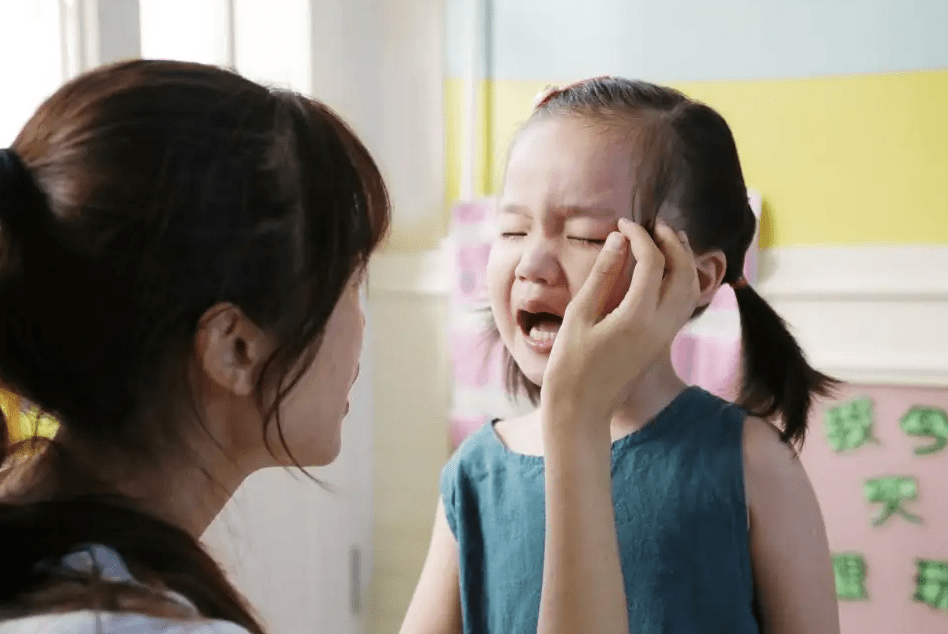 Đối với trẻ sống khép mình, cha mẹ thông minh chỉ cần áp dụng 5 ĐIỀU sau - Ảnh 2. Đối với trẻ sống khép mình, cha mẹ thông minh chỉ cần áp dụng 5 ĐIỀU sau - Ảnh 2.