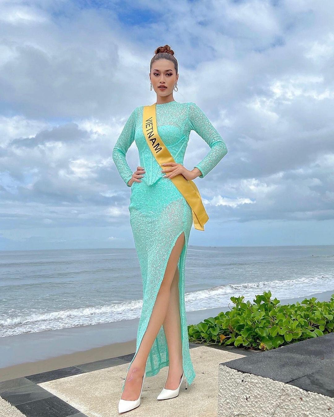 Thiên Ân diện đồ cắt xẻ tại Hoa hậu Hòa bình Quốc tế - Ảnh 10.