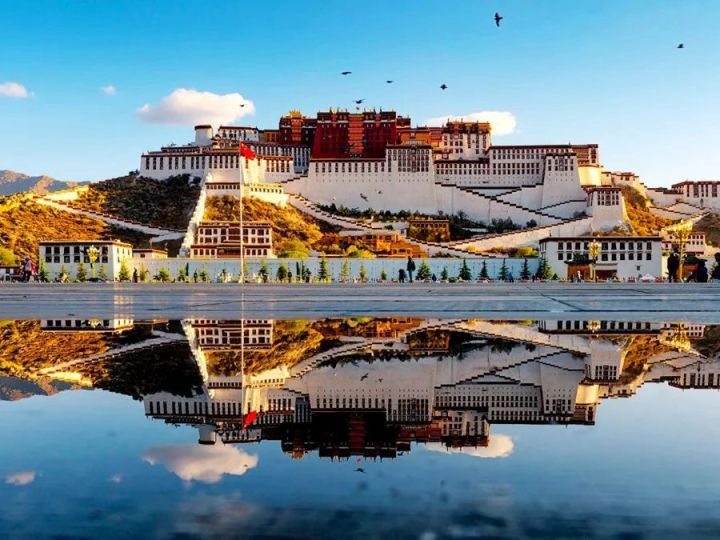 Cung điện Phật giáo cao nhất thế giới là nơi cất giữ hơn một nửa số vàng của hành tinh? - Ảnh 1.