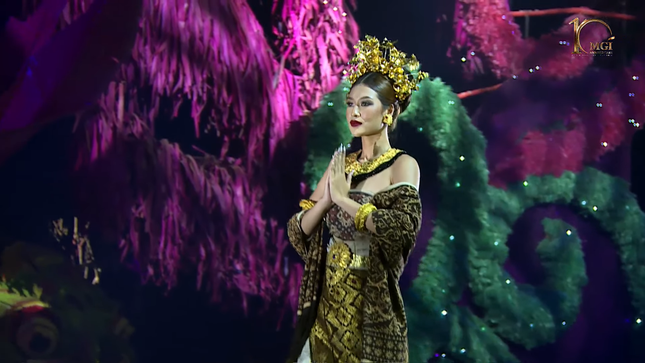 Thùy Tiên, Thiên Ân trình diễn ở Hoa hậu Hòa bình - Ảnh 1.