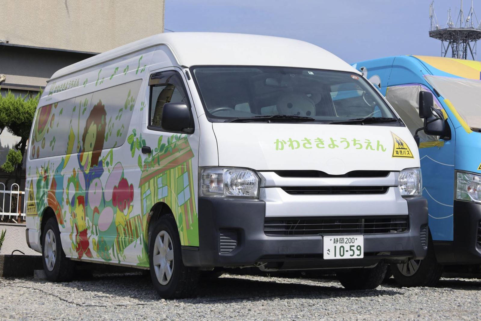 Nhật Bản bắt buộc xe buýt chở học sinh lắp thiết bị an toàn sau vụ trẻ bị bỏ quên - Ảnh 1.