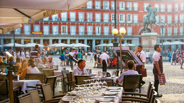 Tây Ban Nha gây ấn tượng mạnh với du khách bằng nét văn hóa độc đáo sau bữa ăn - Ảnh 2.