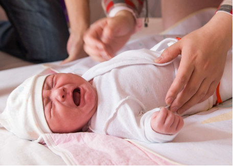 Trẻ sơ sinh bị nghẹt mũi: Hướng dẫn cách cải thiện hiệu quả - Ảnh 1.
