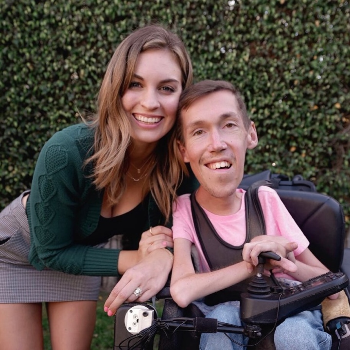 Cô gái yêu và dọn về sống chung với chàng khuyết tật sau 2 tuần quen trên mạng - Ảnh 3.