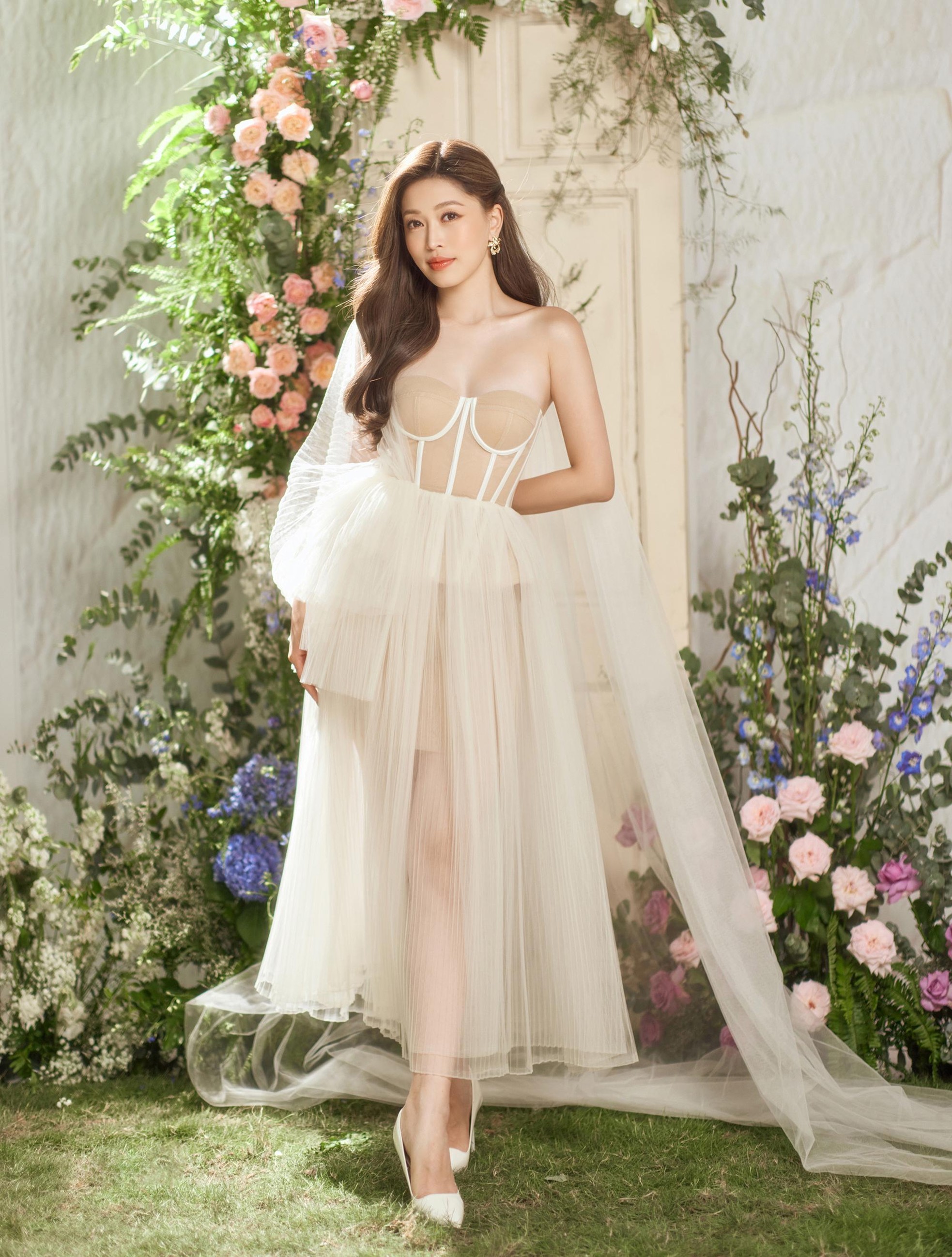 Phương Nga yêu cầu khách mời không mặc trang phục màu trắng tới lễ cưới - Ảnh 7. Phương Nga yêu cầu khách mời không mặc trang phục màu trắng tới lễ cưới - Ảnh 7.