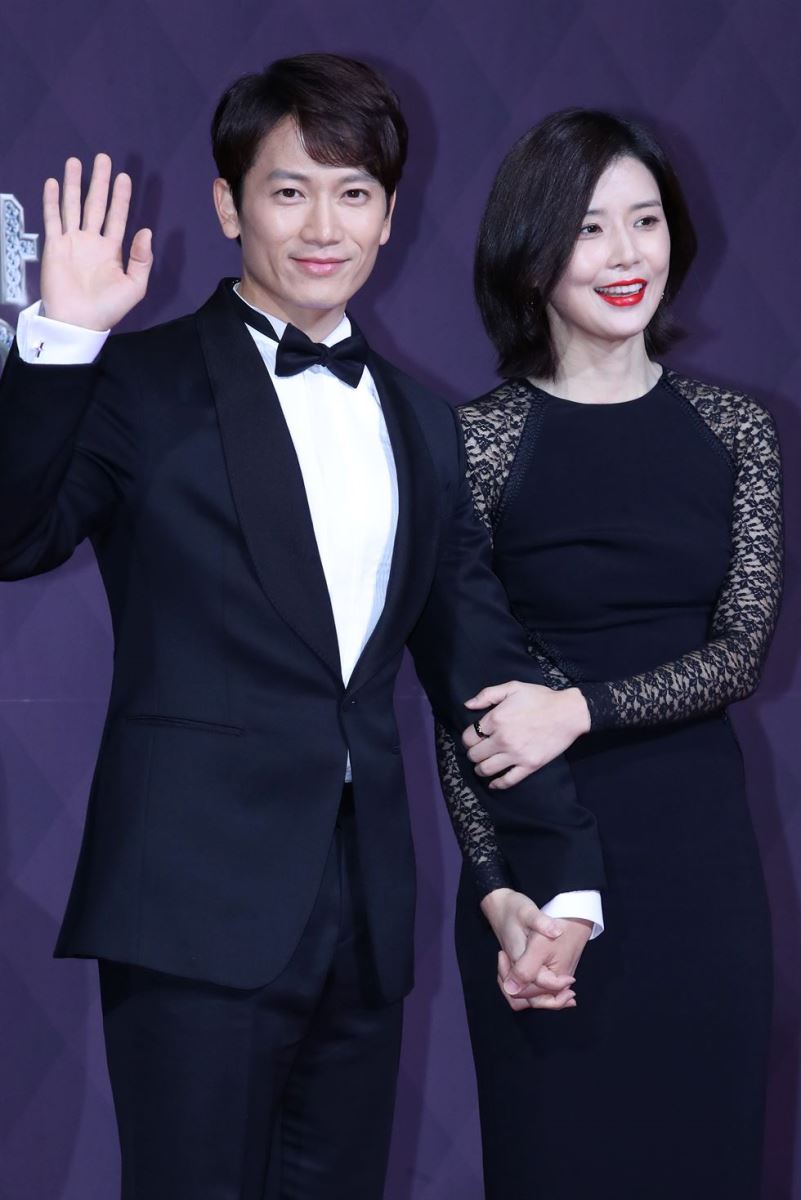 9 cặp vợ chồng sao Hàn chuẩn hình mẫu lý tưởng: Hyun Bin - Son Ye Jin được gọi tên - Ảnh 14.