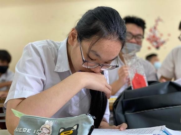 Vấn nạn dạy thêm học thêm: Sức ép từ các cuộc thi - Ảnh 1.