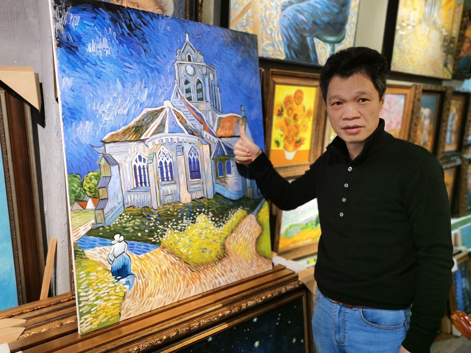 Làng tranh giả lớn nhất thế giới và hành trình tìm thấy chính mình của thợ vẽ sau 20 năm chép tranh Van Gogh - Ảnh 16.