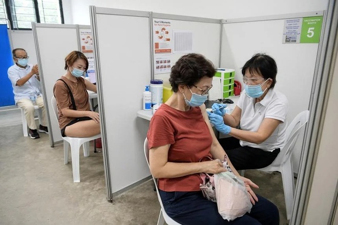 Biến thể phụ XBB tại Singapore: Làn sóng lây nhiễm mới và nguy cơ với những người chưa từng mắc Covid-19 - Ảnh 3.