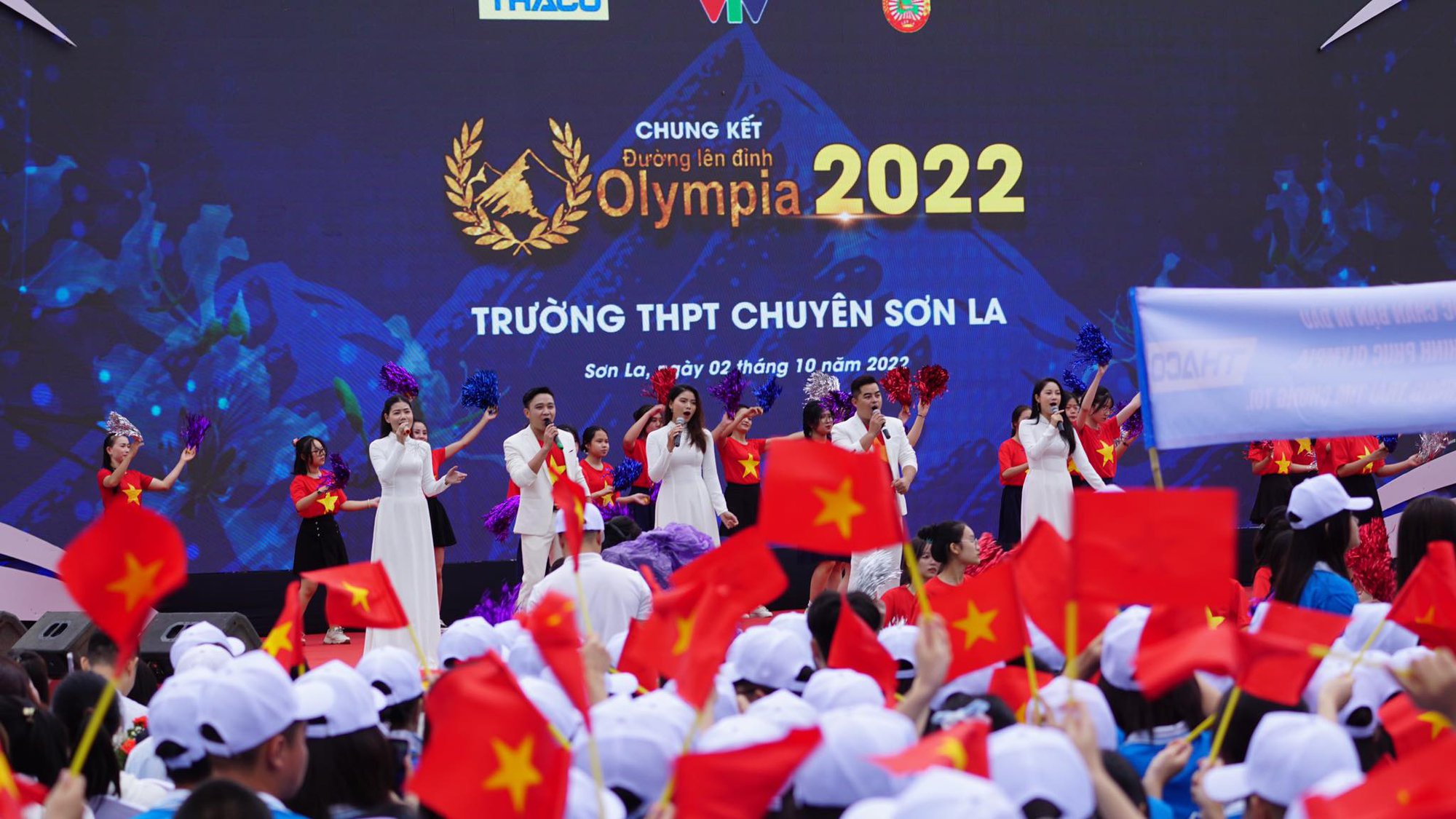 Chung kết Đường Lên Đỉnh Olympia 2022 khép lại: Đặng Lê Nguyên Vũ vô địch một cách đầy thuyết phục! - Ảnh 30. Chung kết Đường Lên Đỉnh Olympia 2022 khép lại: Đặng Lê Nguyên Vũ vô địch một cách đầy thuyết phục! - Ảnh 30.