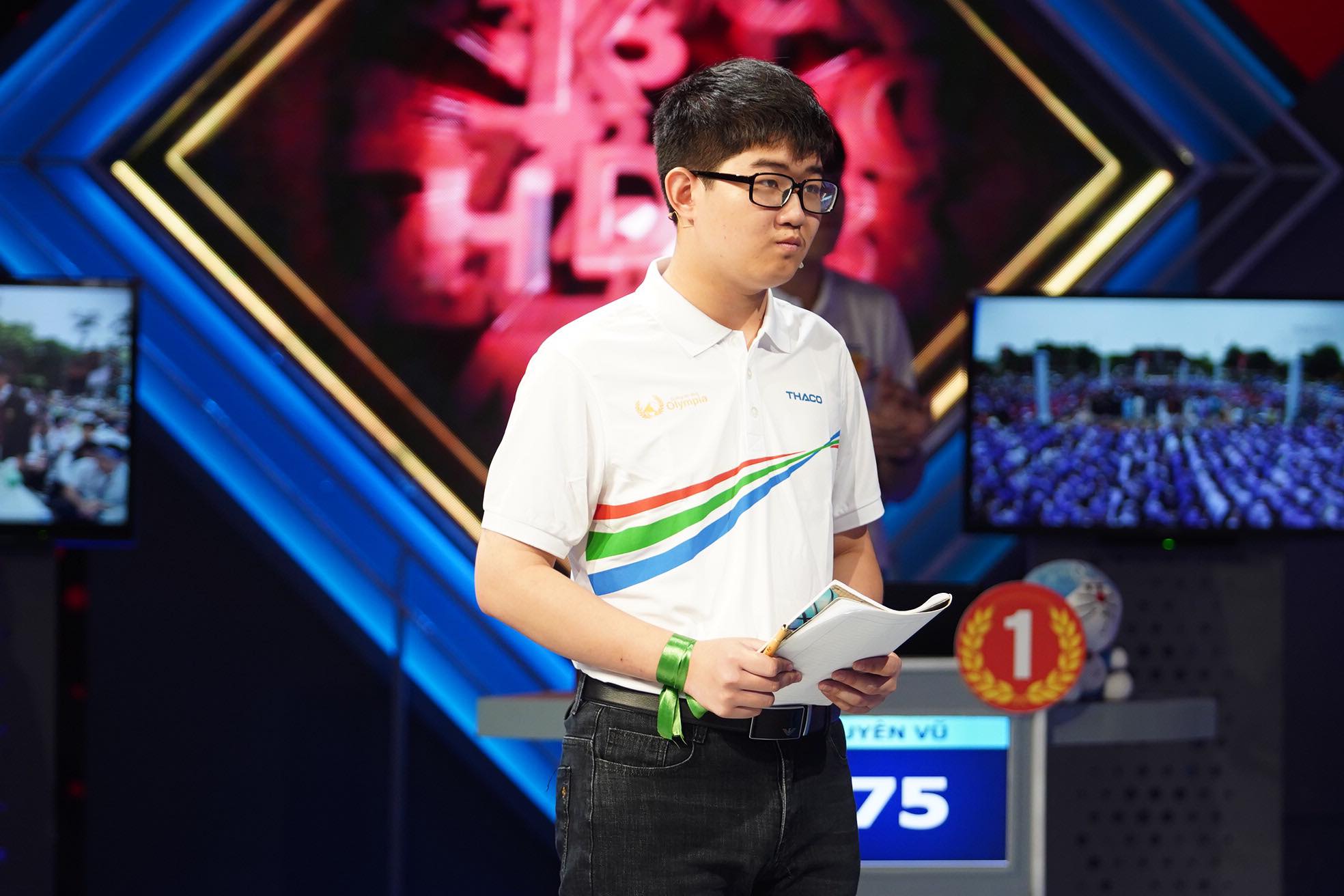 Chung kết Đường Lên Đỉnh Olympia 2022 khép lại: Đặng Lê Nguyên Vũ vô địch một cách đầy thuyết phục! - Ảnh 35. Chung kết Đường Lên Đỉnh Olympia 2022 khép lại: Đặng Lê Nguyên Vũ vô địch một cách đầy thuyết phục! - Ảnh 35.