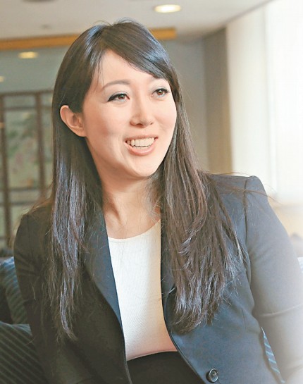 'Bà hoàng hàng hải' Triệu Thức Minh: Một tay tiếp quản gia sản nghìn tỷ, đấu tranh cho mối tình 'chị em' bất chấp định kiến - Ảnh 11. 'Bà hoàng hàng hải' Triệu Thức Minh: Một tay tiếp quản gia sản nghìn tỷ, đấu tranh cho mối tình 'chị em' bất chấp định kiến - Ảnh 11.