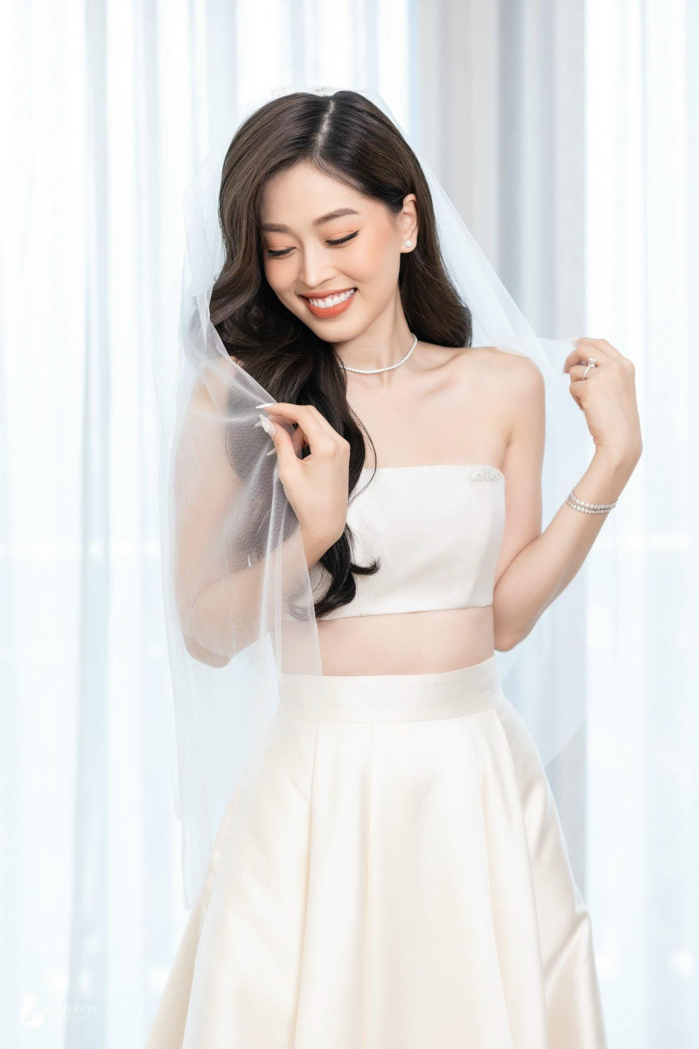 Diện áo cưới crop top, Phương Nga phá vỡ truyền thống ở showbiz Việt - Ảnh 3.