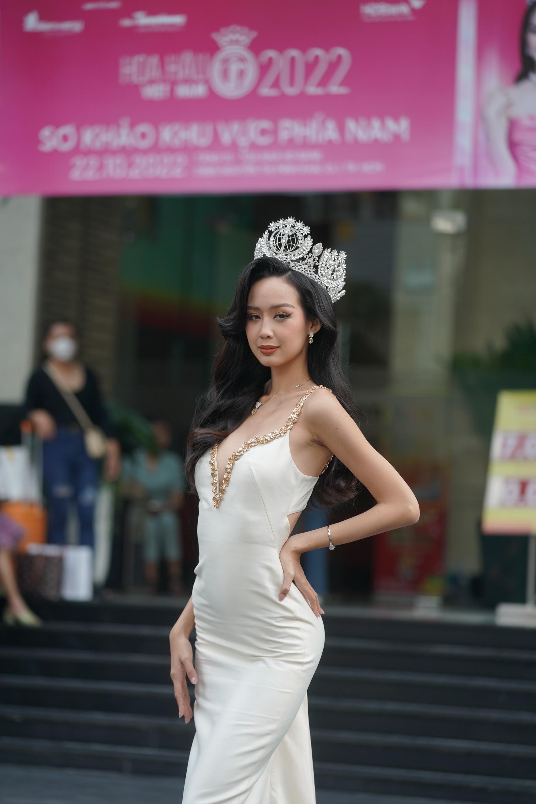 Đỗ Thị Hà, Bảo Ngọc rạng rỡ tại sơ khảo Hoa hậu Việt Nam 2022 - Ảnh 1.