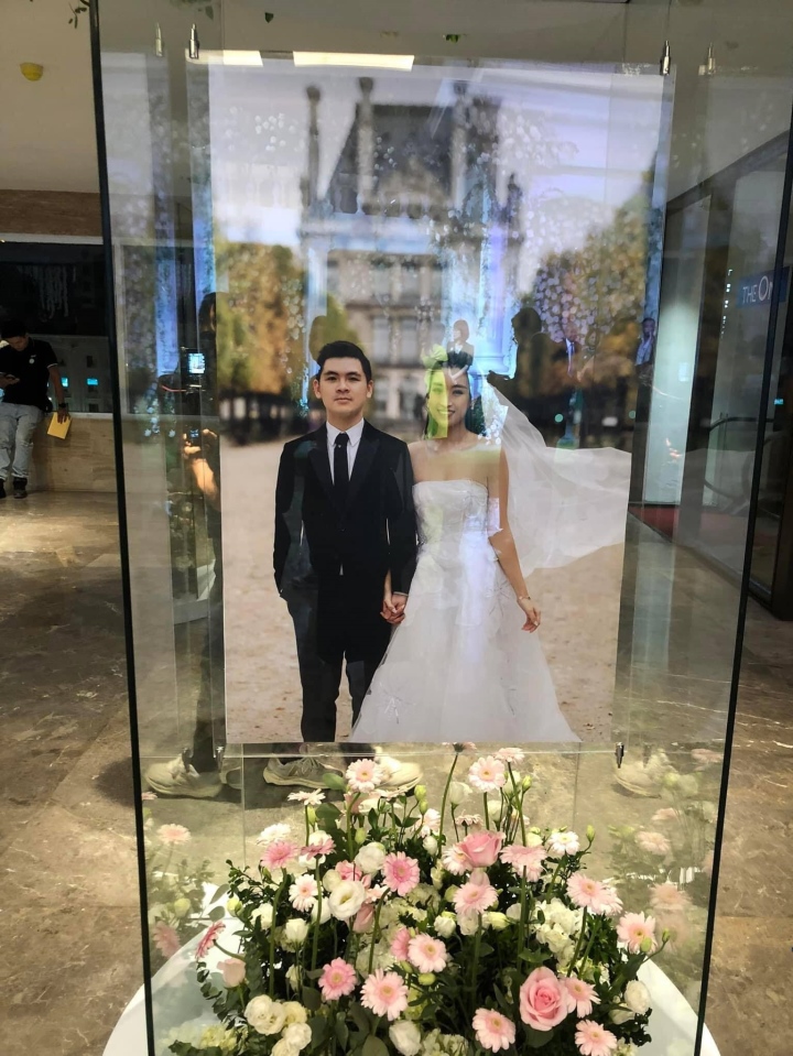 Hoa hậu Đỗ Mỹ Linh bật khóc trong lễ cưới - Ảnh 3.