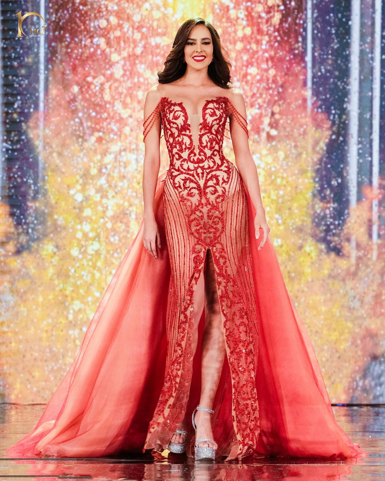 Váy dạ hội gợi cảm ở bán kết Hoa hậu Hòa bình - Ảnh 3.